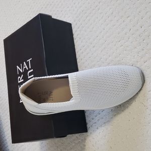 NIB Naturalizer white sneaker
